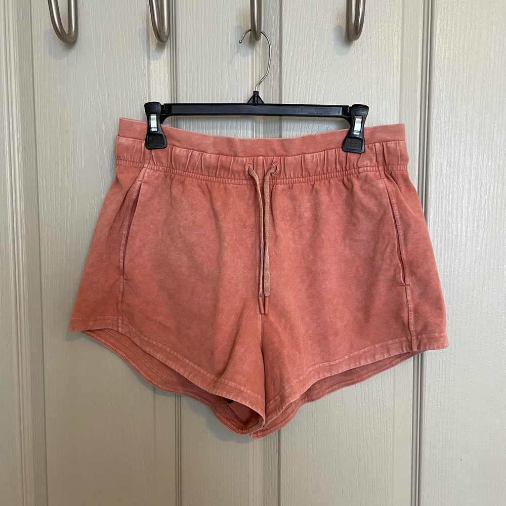 Lululemon inner glow high rise shorts size 8